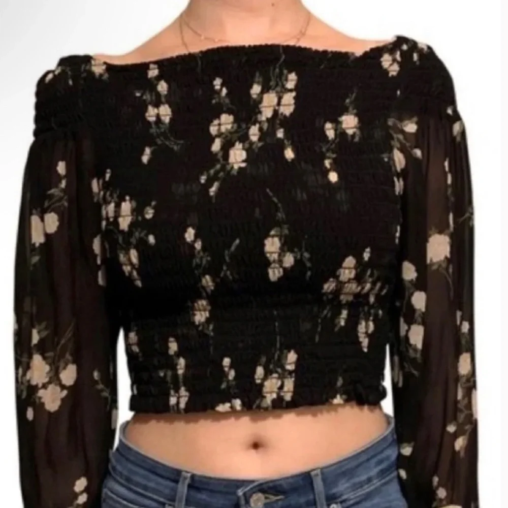 Reformation Black Floral Smocked Cropped Top Womens Size S Fitted Chic Beachy